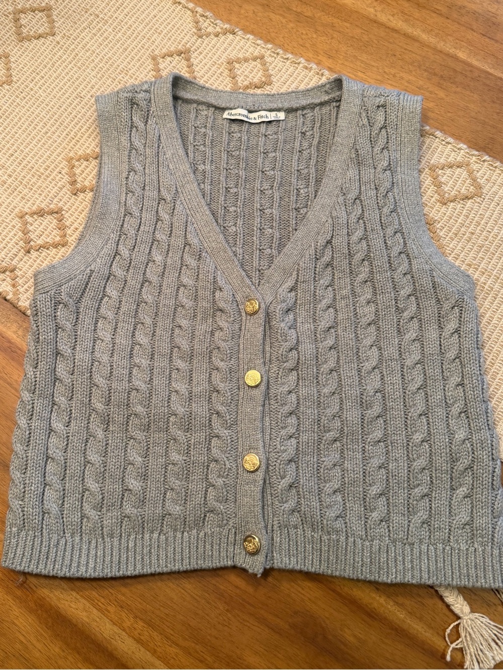 Abercrombie & Fitch gray cable-knit button-up sweater vest with gold buttons